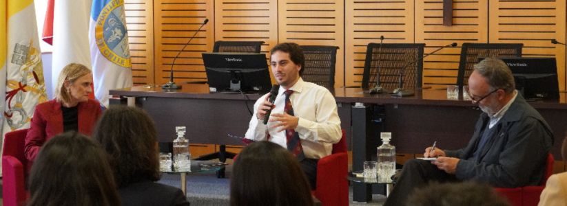 Conversatorio abordó el legado del Papa Francisco al cumplirse un año de su muerte