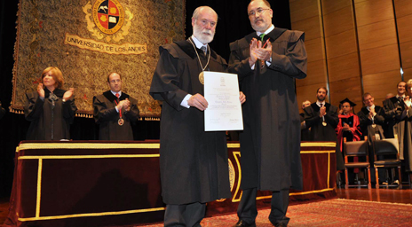 EdoSotoKloss-DoctorHonoris-Causa-interior01