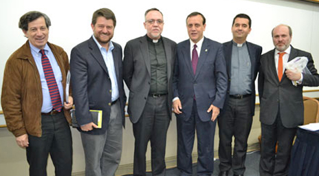 Lanzamiento_padre_astaburuaga_autoridades