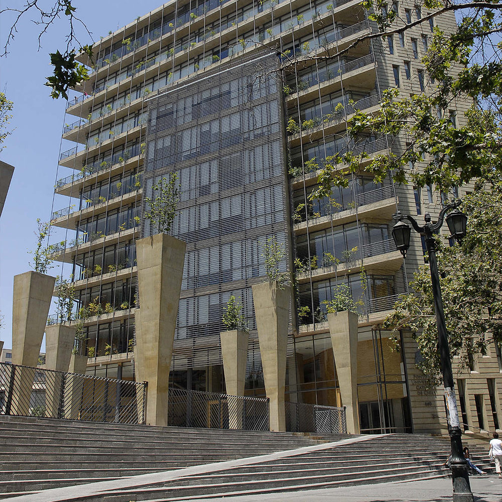 Magíster en Derecho, LLM UC (opción 1) 1000×1000 (2)