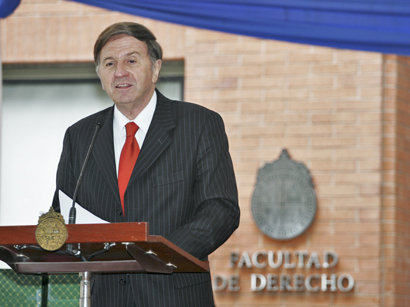 edificio_derechouc_AYC