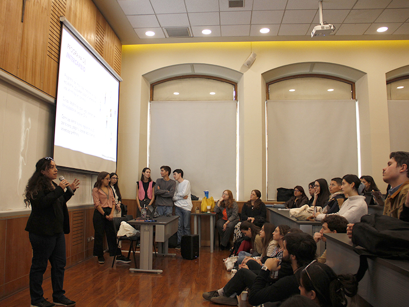 Charla_de_Intercambios_Derecho_UC_2025