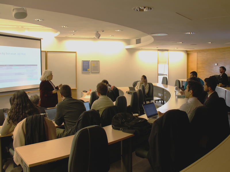 Programa_de_Libre_Competencia_organizó_seminario_sobre_los_litigios_que_enfrenta_Google_en_la_Unión_Europea_web