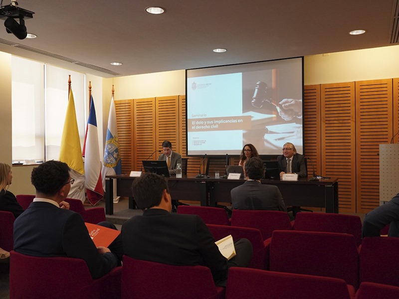 Nota_Seminario_analizó_las_distintas_implicancias_del_dolo_en_materia_civil_-_web_2025