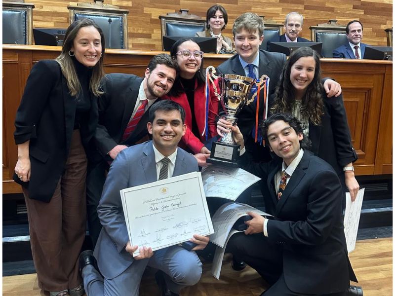 Derecho UC se coronó campeón del primer torneo universitario de debates del Tribunal Constitucional