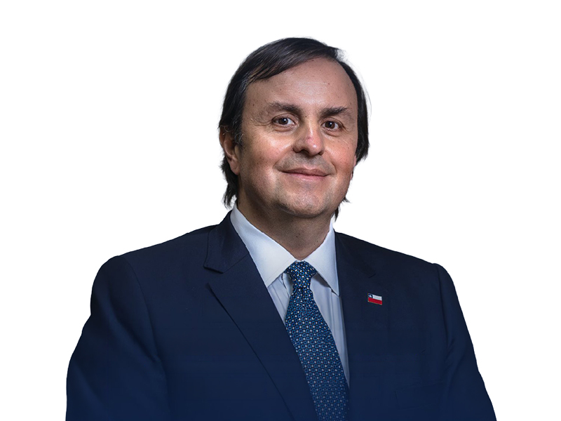 Exalumno de Derecho UC, Francisco Riveros, asume como nuevo ministro del Deporte – web