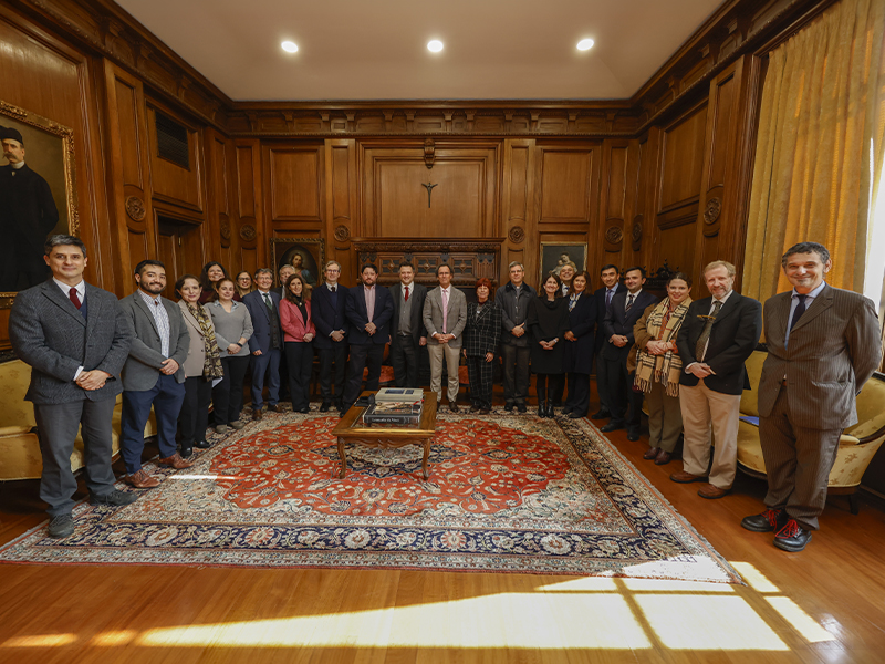 Facultad de Derecho UC concreta la firma de su Plan de Desarrollo 2026-2029 2_v2