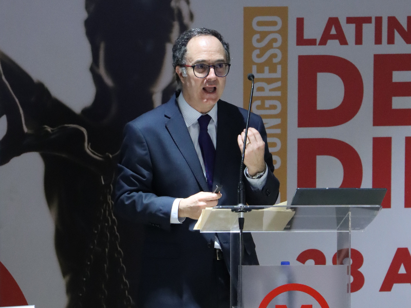 Álvaro Paúl expuso en el 2° Congreso Latinoamericano de Derecho en Brasil – web