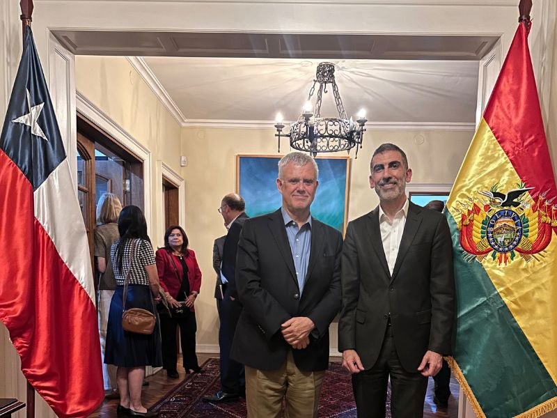 Centro de Estudios Internacionales fortalece instancia de diálogo Chile