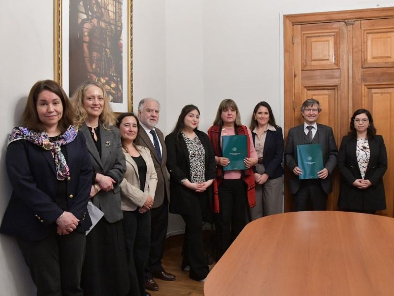 Derecho UC firma convenio de pasantías para estudiantes con la Corte de Apelaciones de Santiago